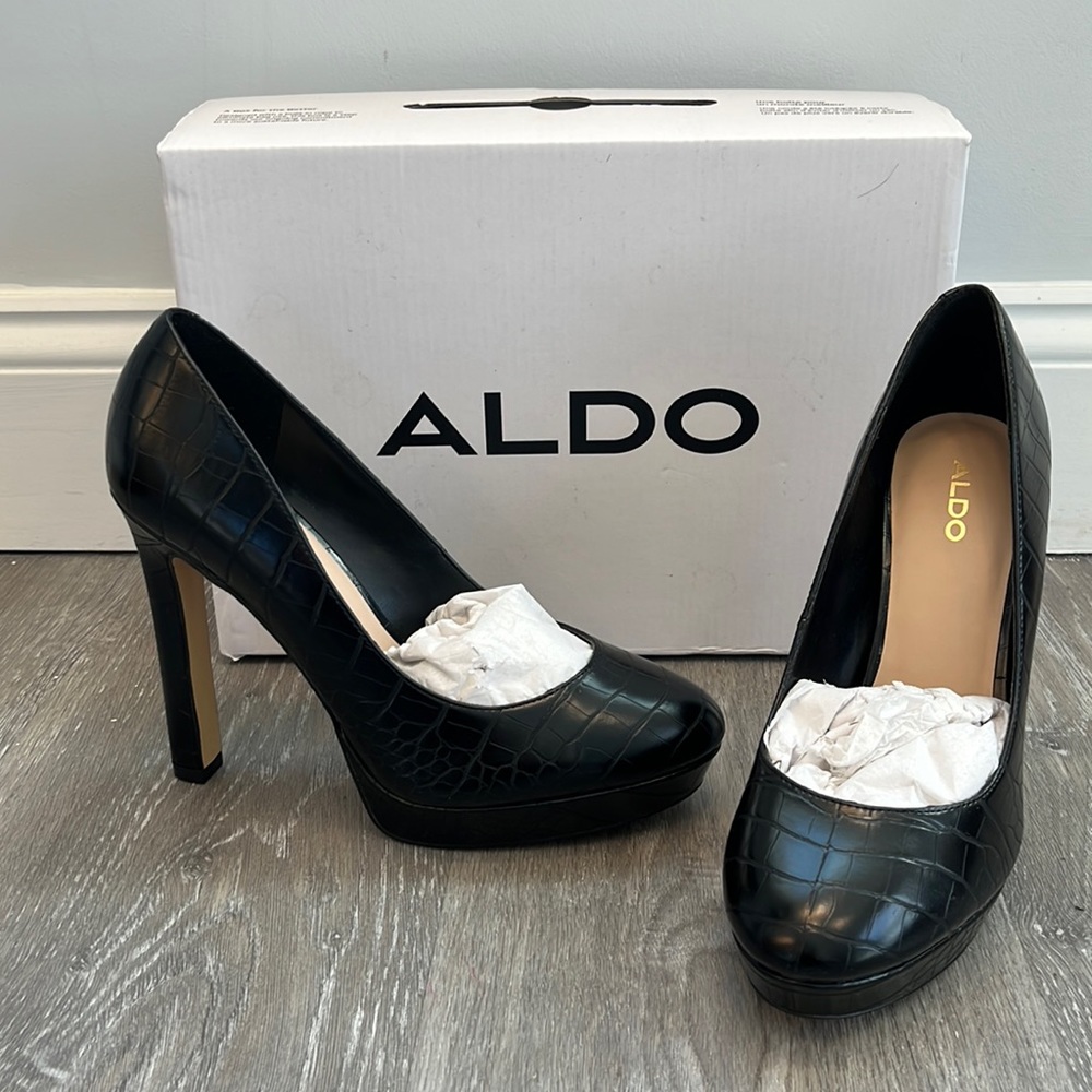 NWT Aldo Black Snakeskin Platform Pumps 8.5